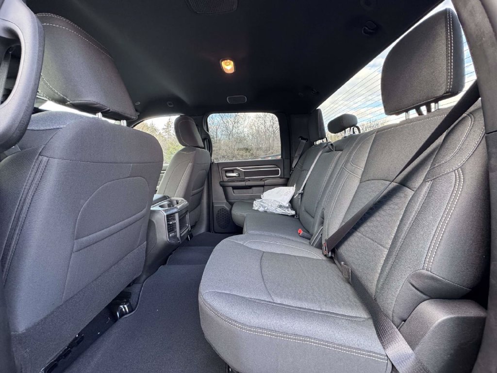 New 2026 RAM 2500 Big Horn AWD/4WD image 13