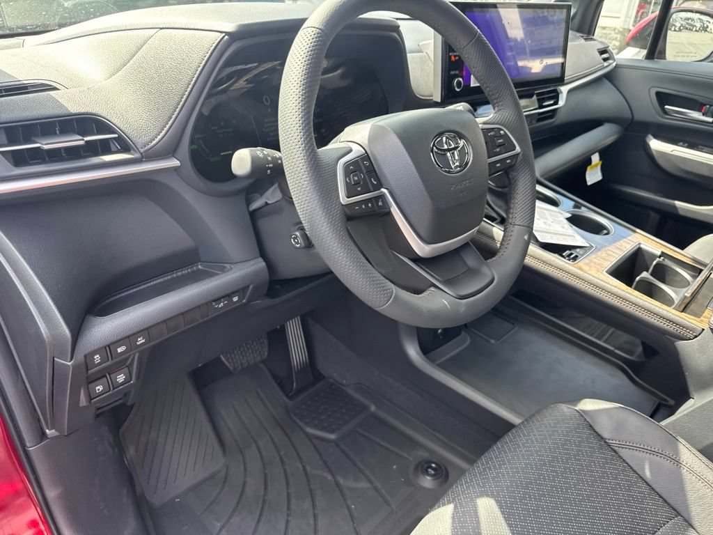New 2026 Toyota Sienna Limited AWD/4WD image 10