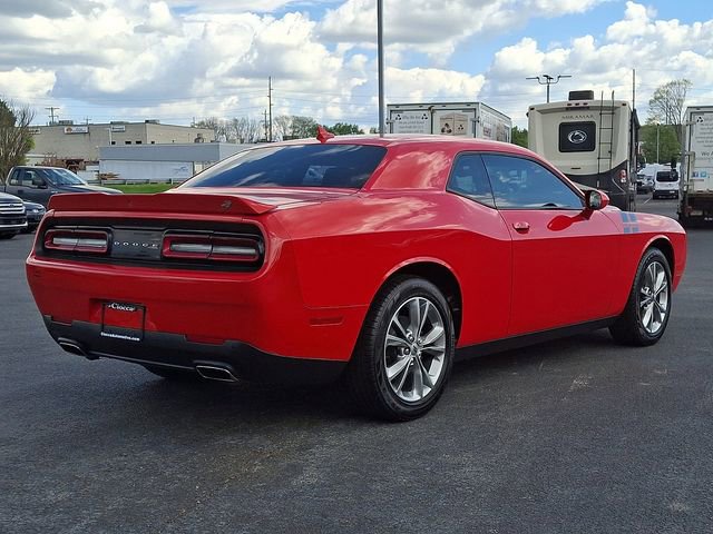 Used 2020 Dodge Challenger SXT w/ Plus Package image 9