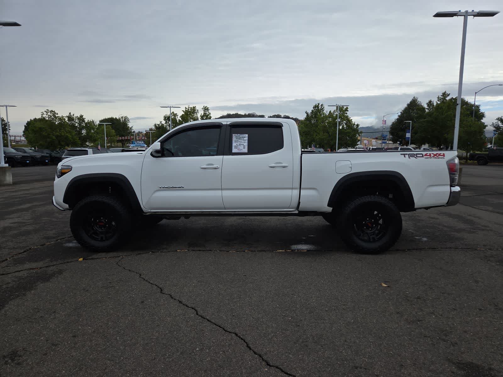 Used 2023 Toyota Tacoma TRD Off-Road AWD/4WD image 11