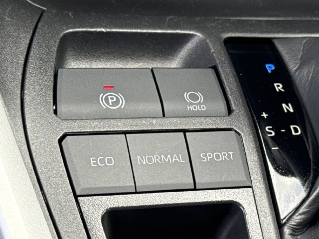 Used 2024 Toyota RAV4 LE FWD image 31
