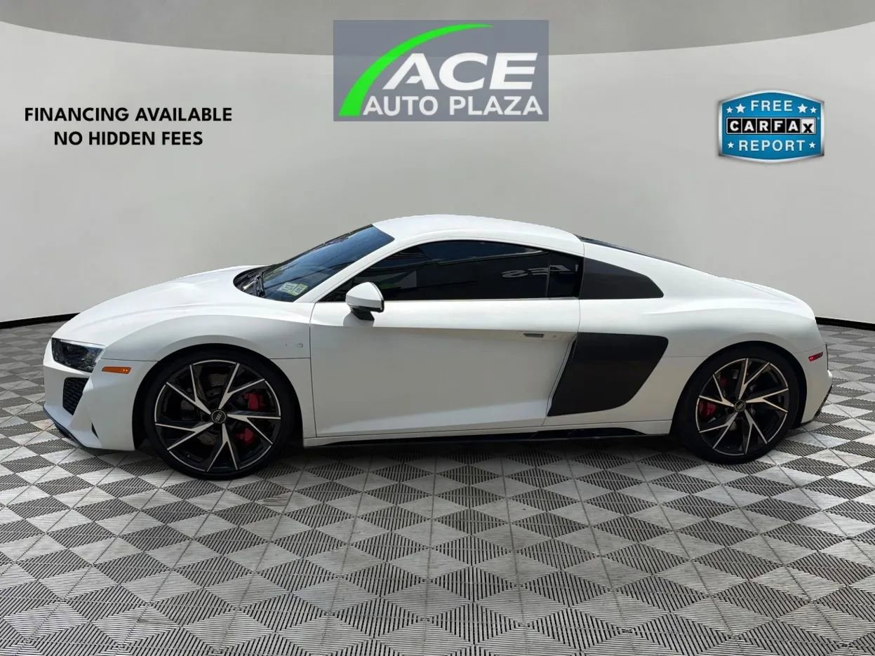 Used 2021 Audi R8 V10 w/ Premium Package RWD image 8