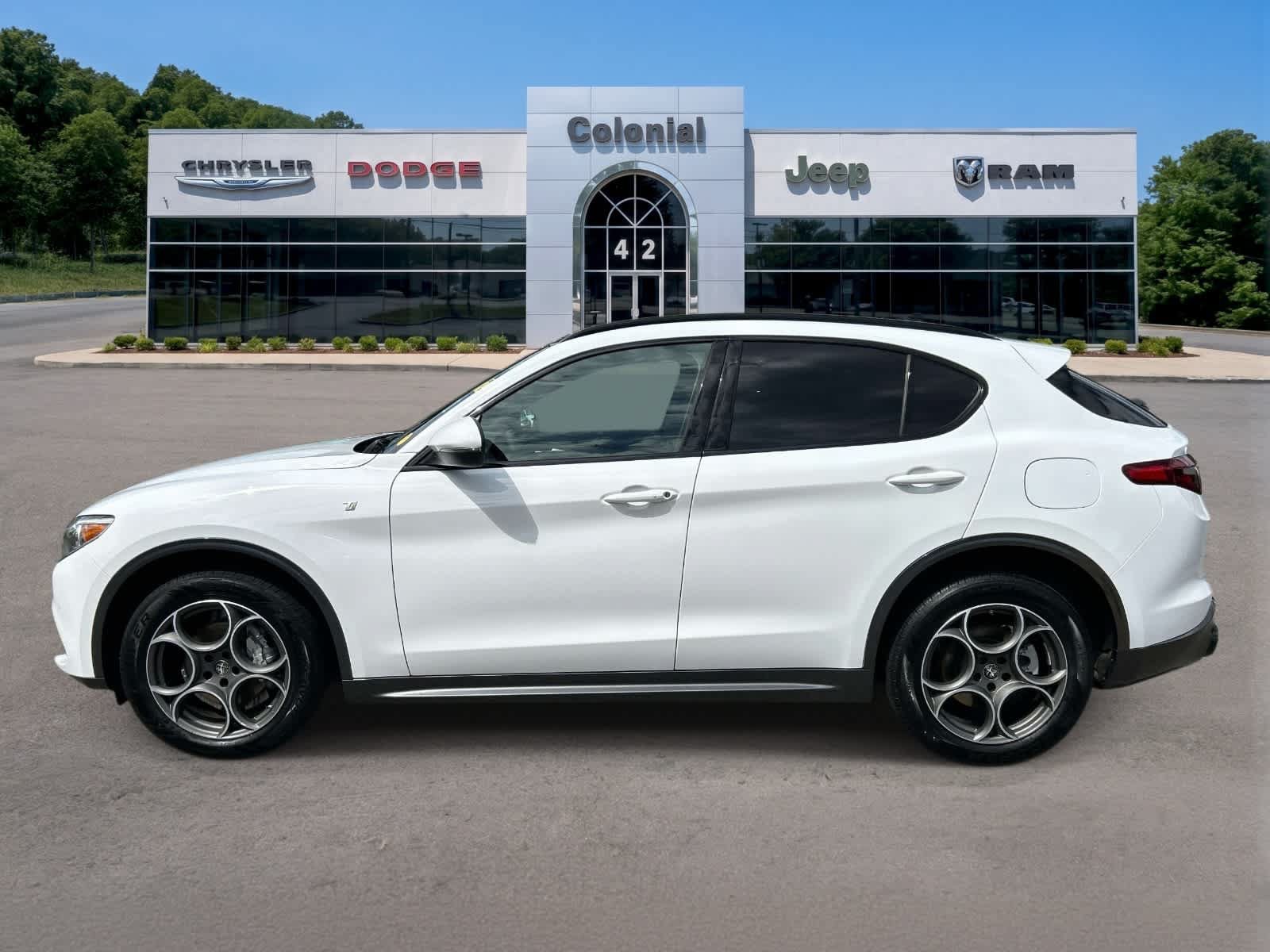 Used 2023 Alfa Romeo Stelvio Ti w/ Active Assist Plus Package AWD/4WD image 2