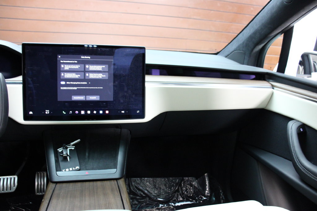 Used 2023 Tesla Model X AWD/4WD image 14