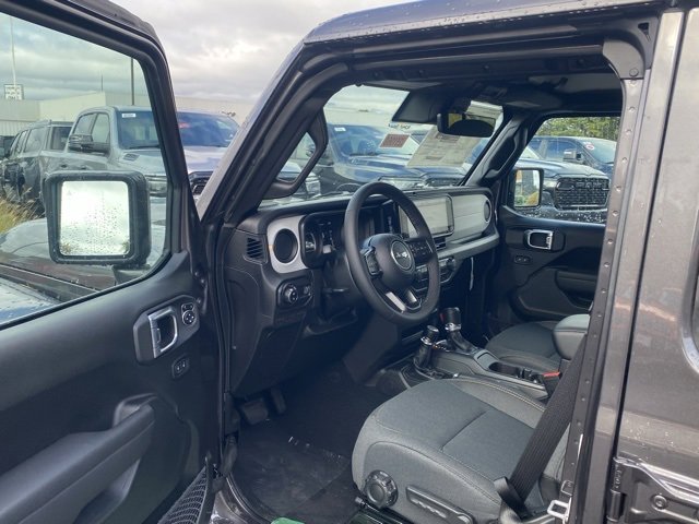 New 2025 Jeep Gladiator Sport image 14