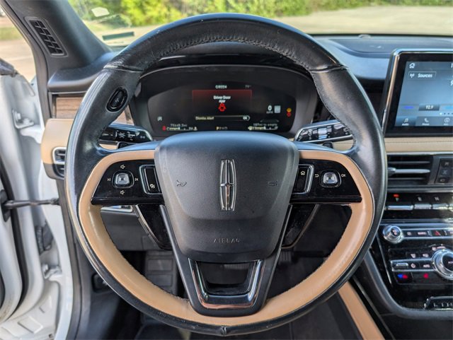 Used 2021 Lincoln Corsair Reserve image 11