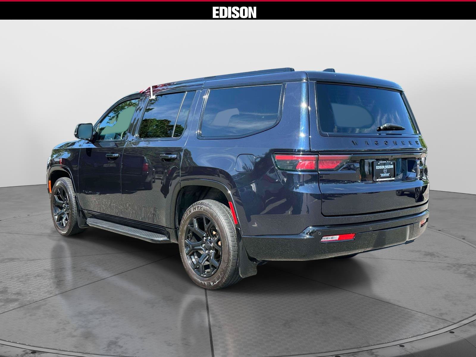 Used 2025 Jeep Wagoneer Series II AWD/4WD image 5