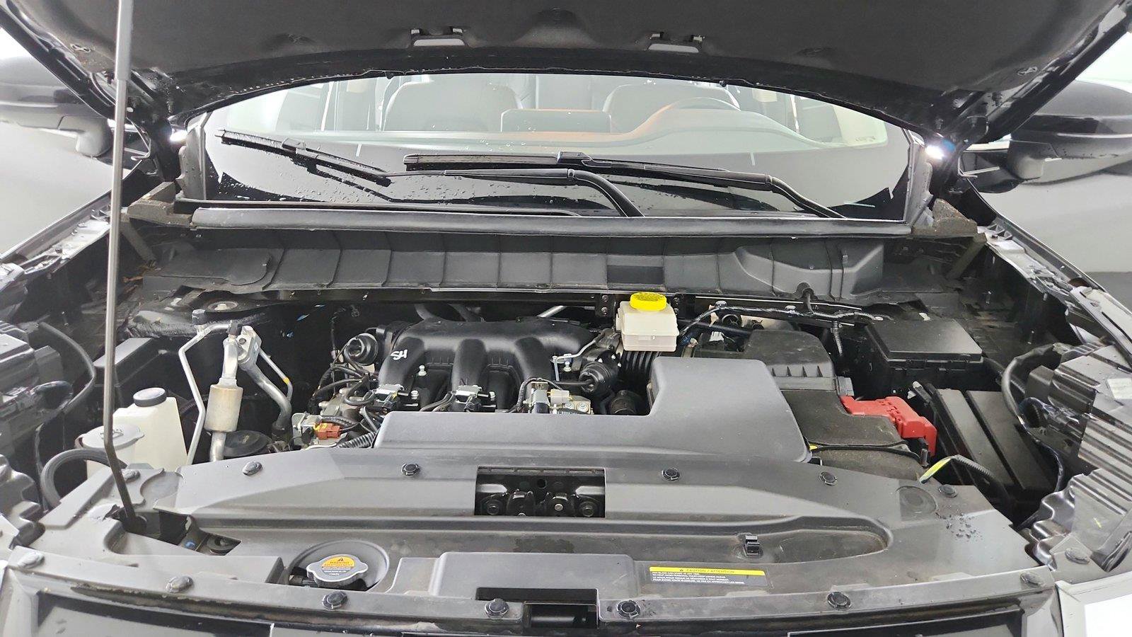 Used 2025 Nissan Pathfinder SL FWD image 39