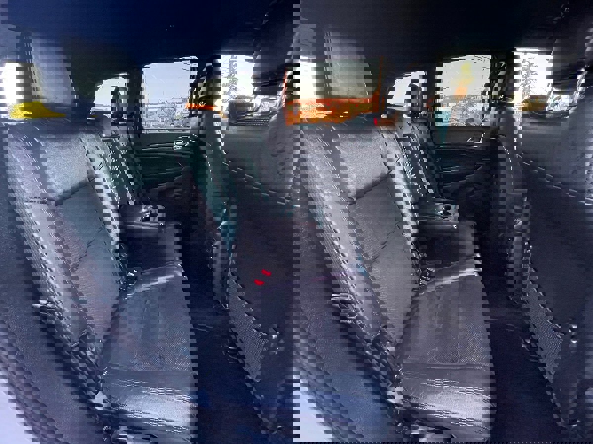 Used 2018 Jeep Grand Cherokee Altitude image 14