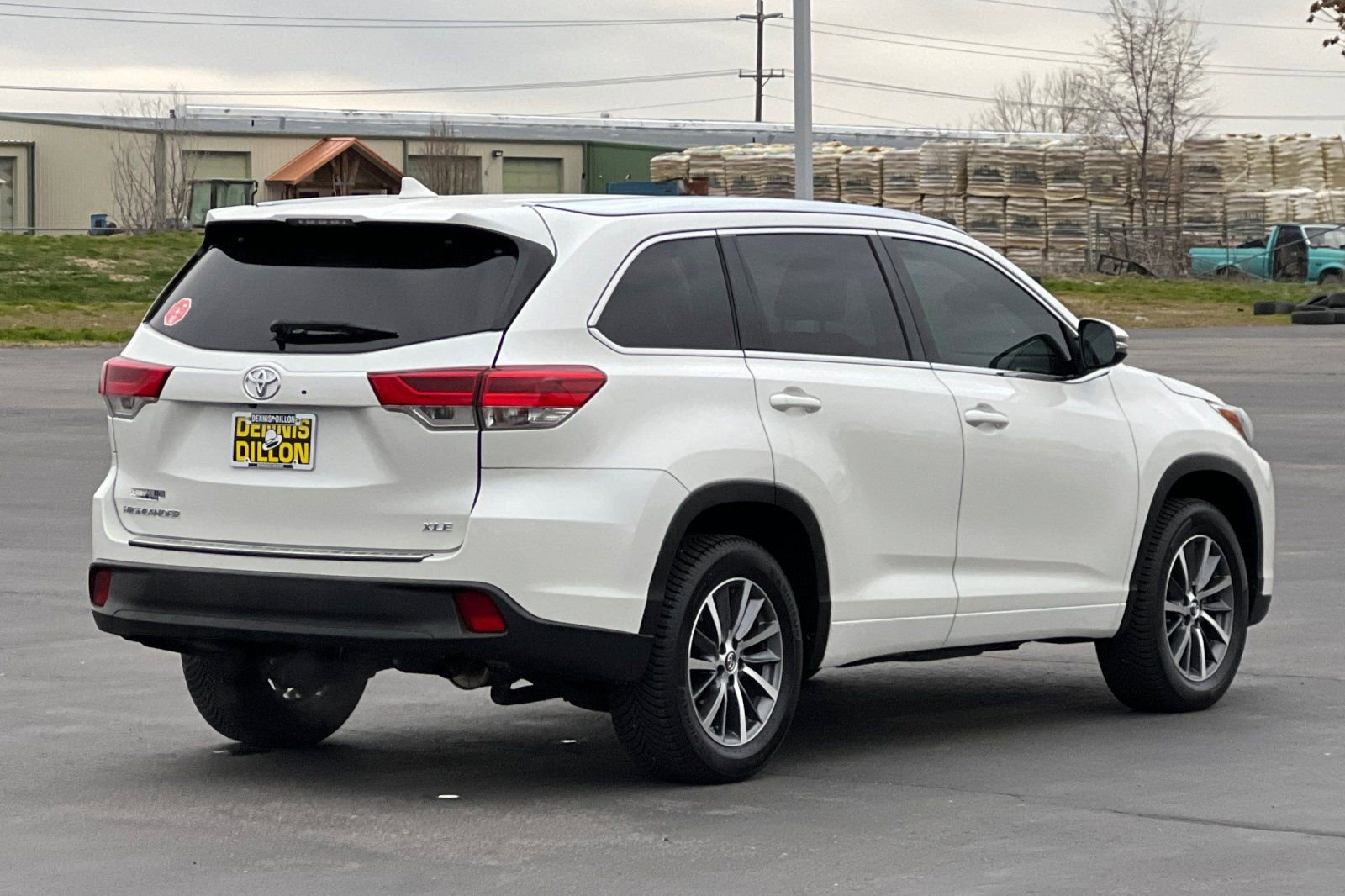 Used 2018 Toyota Highlander XLE FWD image 4