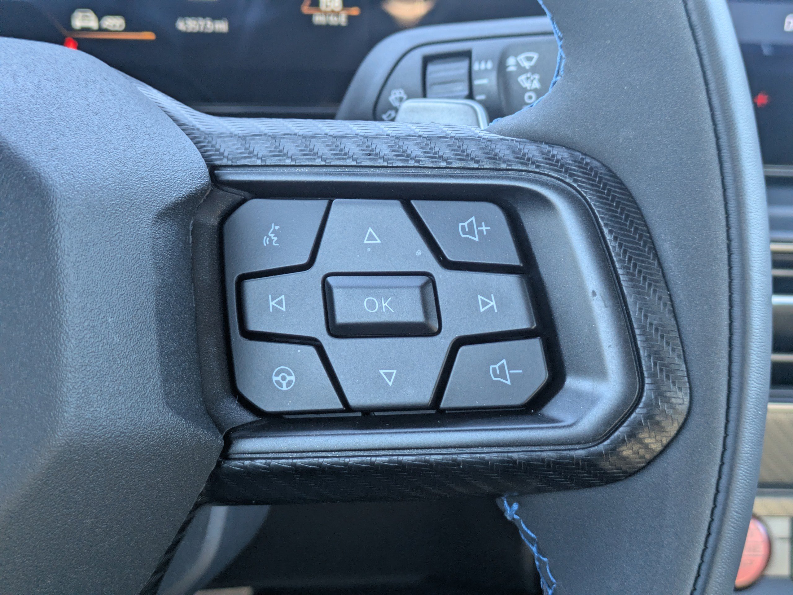 Used 2025 Ford Mustang Dark Horse image 25