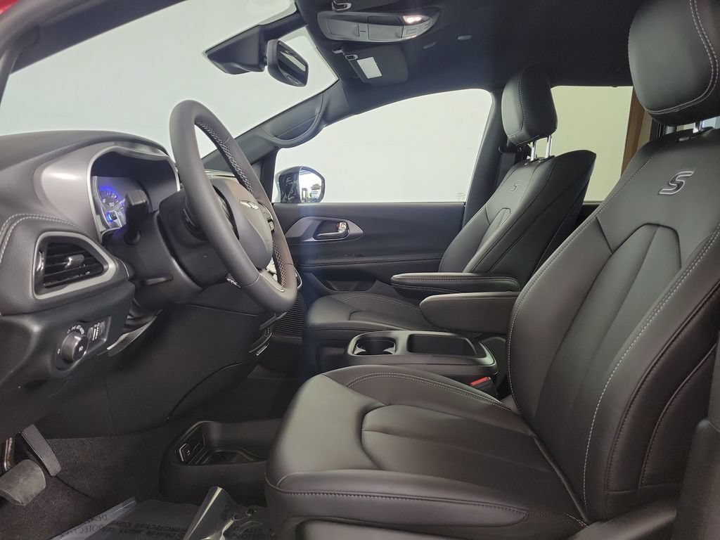 New 2026 Chrysler Pacifica Select FWD image 12