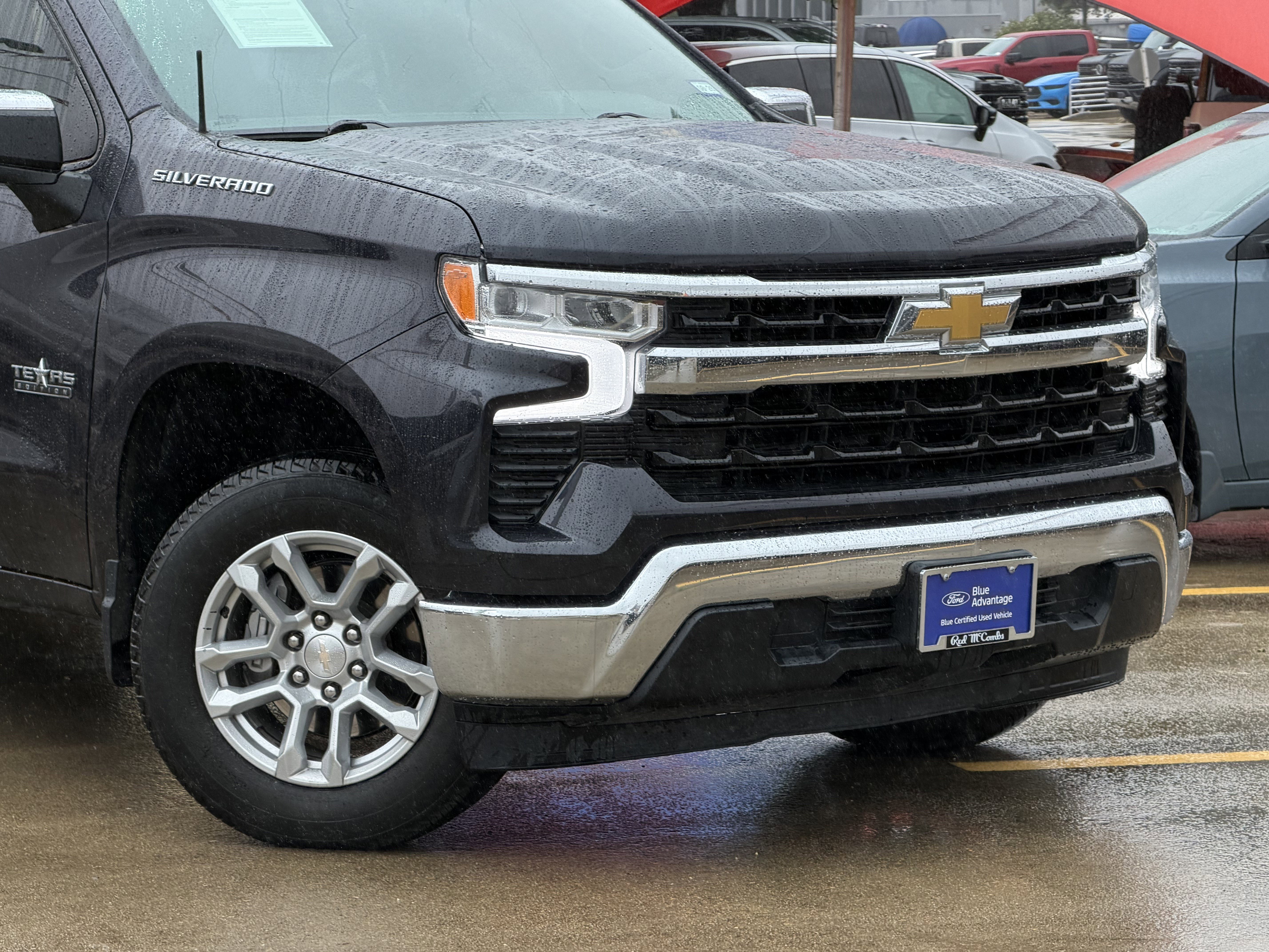 Used 2024 Chevrolet Silverado 1500 LT RWD image 2