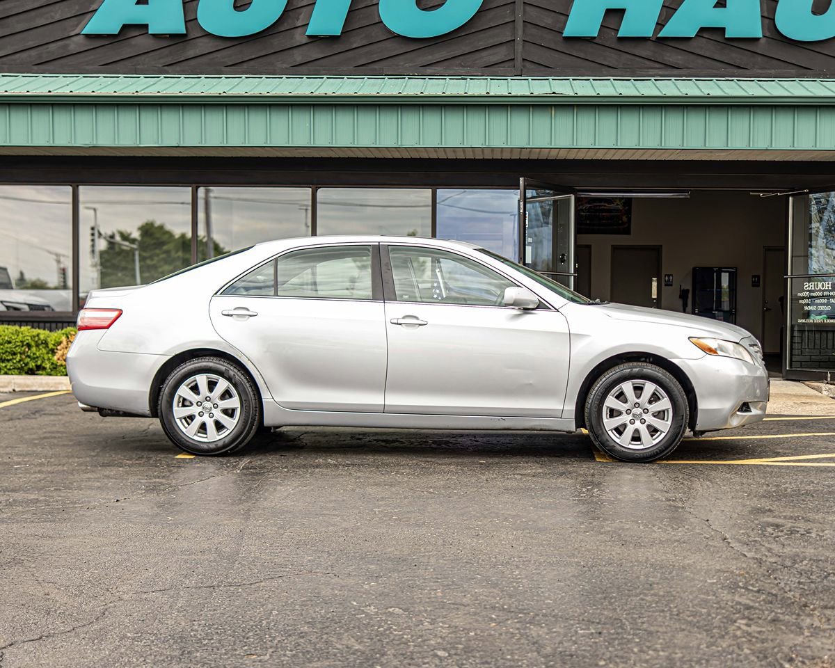 Used 2007 Toyota Camry XLE FWD image 9