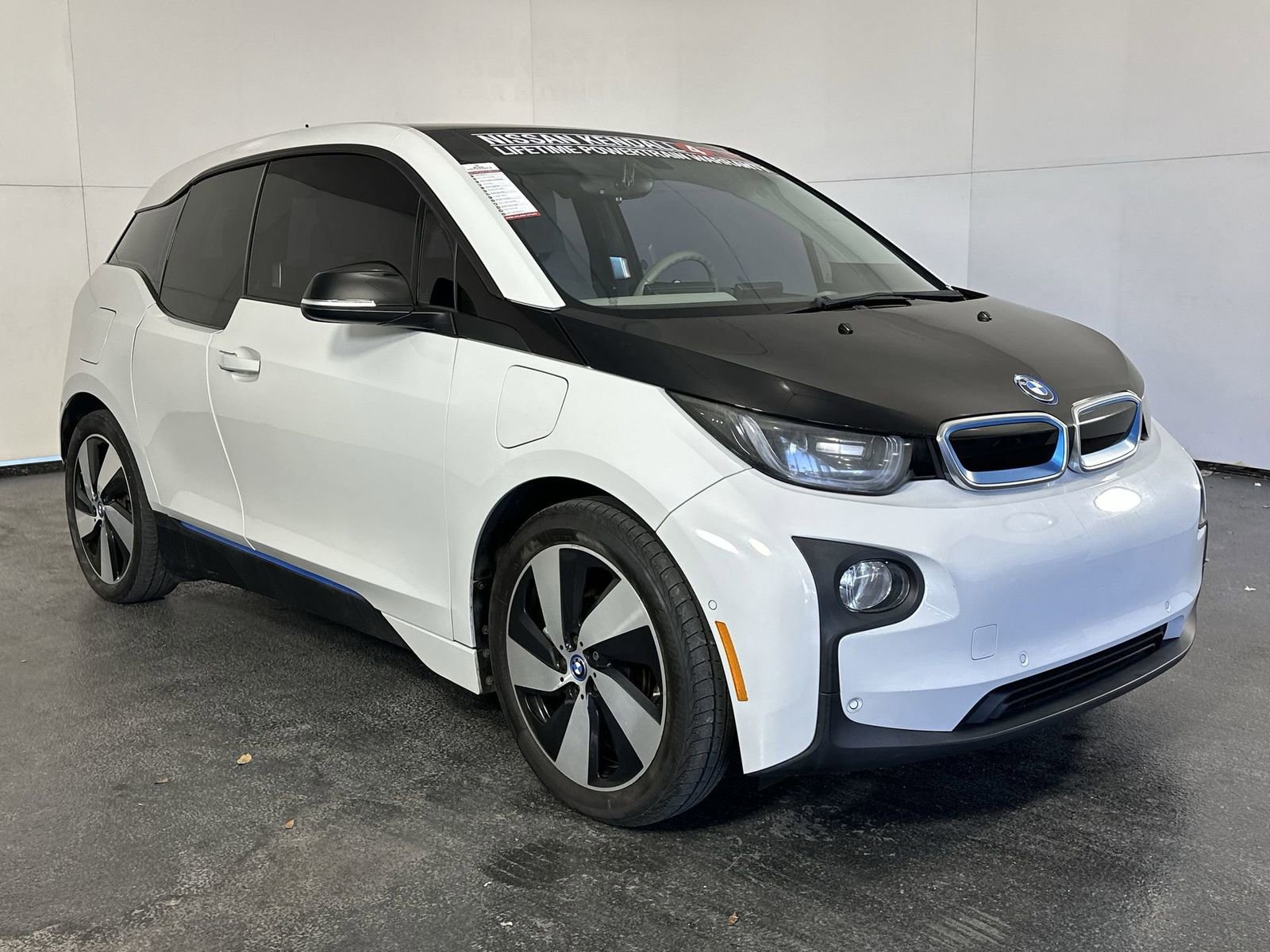 Used 2017 BMW i3 w/ Range Extender image 3
