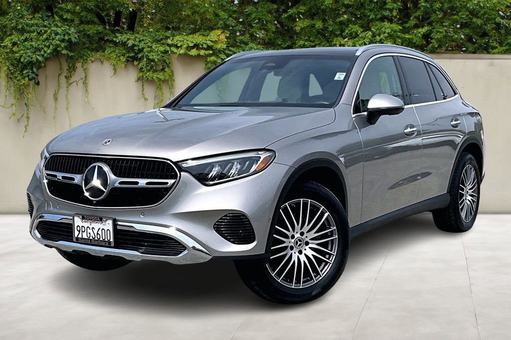 Used 2024 Mercedes-Benz GLC 300 image 3