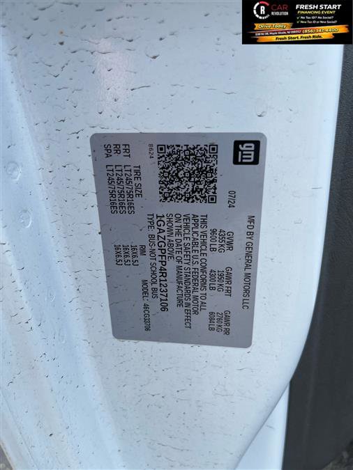 Used 2024 Chevrolet Express 3500 LT w/ LT Preferred Equipment Group RWD image 11