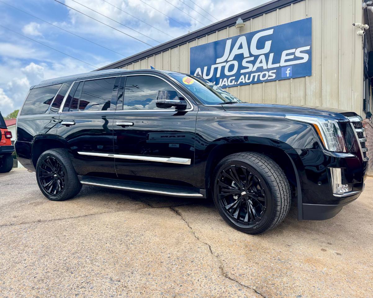 Used 2018 Cadillac Escalade Luxury RWD image 6