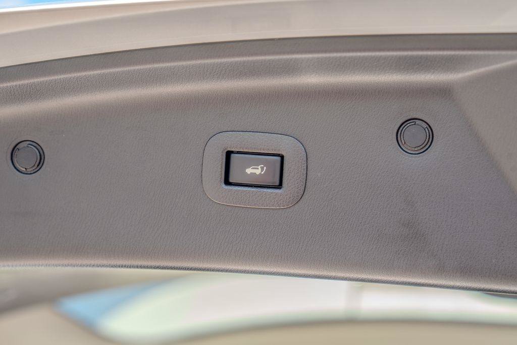 Used 2017 Nissan Armada Platinum w/ Captain Seat Package RWD image 27