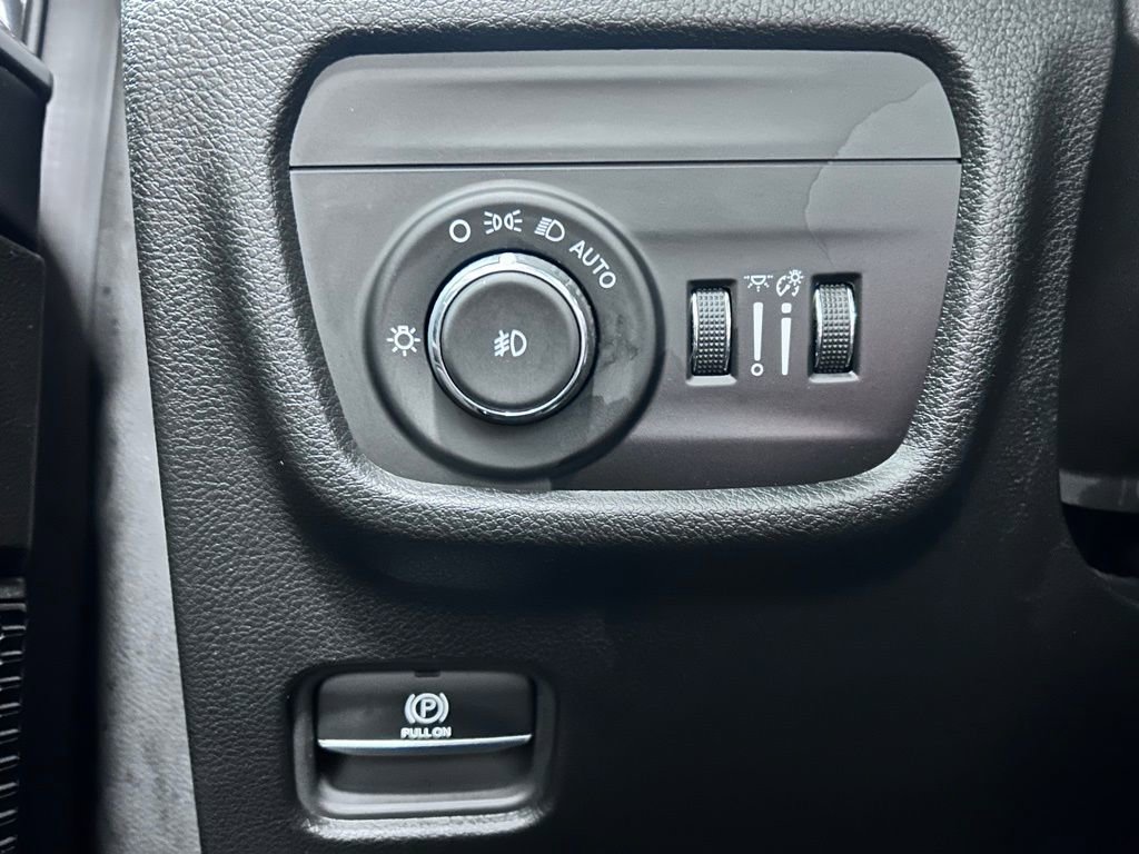 Used 2023 Jeep Grand Cherokee Limited w/ Trailer Tow Package image 7