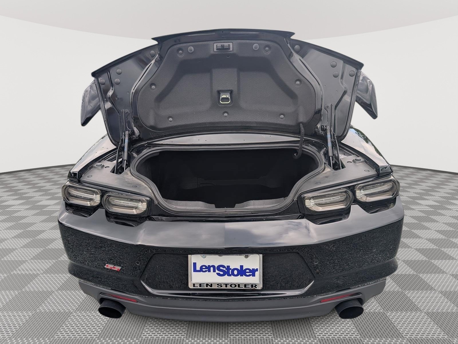 Used 2020 Chevrolet Camaro SS RWD image 13