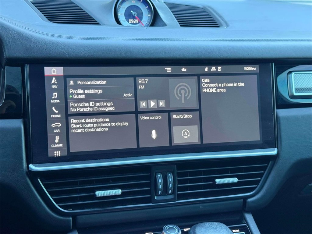 Used 2020 Porsche Cayenne Turbo image 22