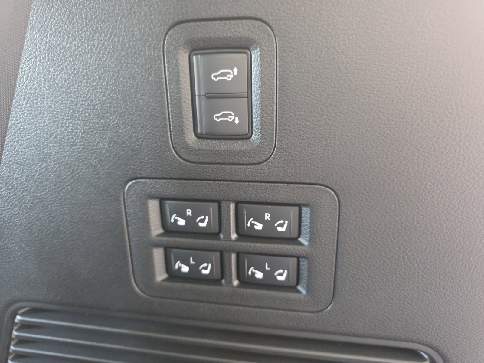 New 2026 INFINITI QX80 4WD image 19