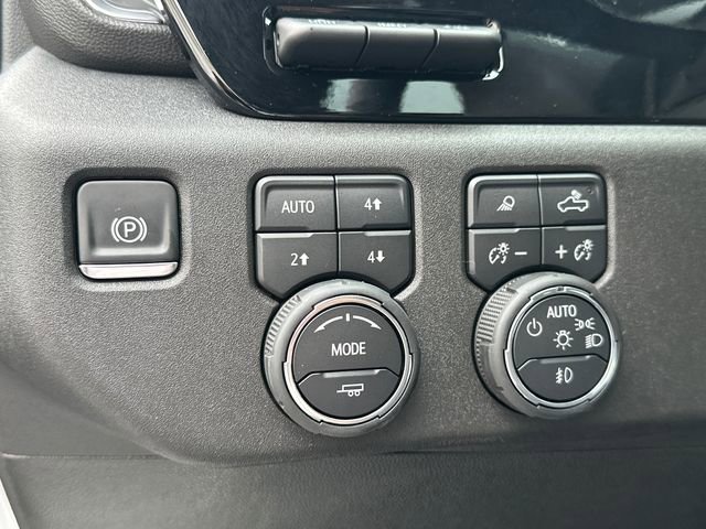 Used 2025 Chevrolet Silverado 2500 LTZ w/ LTZ Plus Package image 31