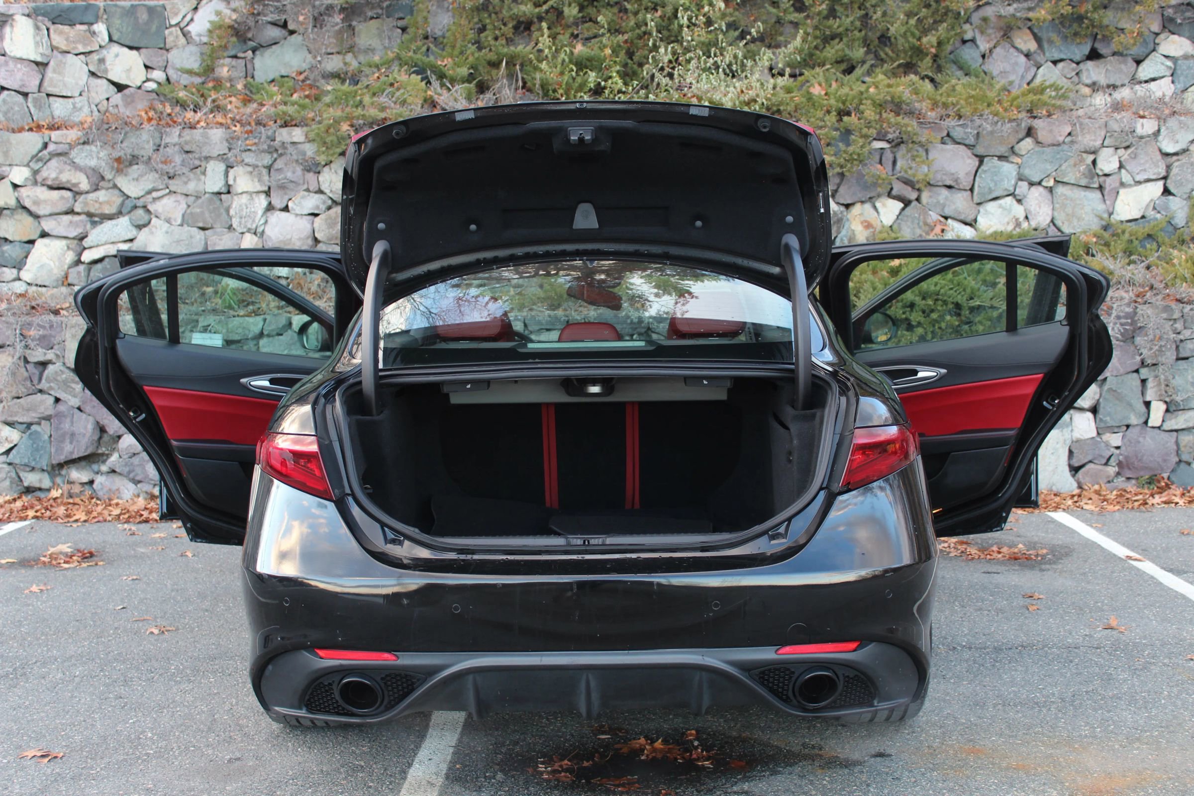 Used 2019 Alfa Romeo Giulia Ti Sport w/ Quick Order Package 22S Sport image 10