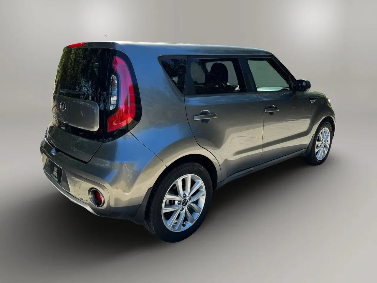 Used 2017 Kia Soul + FWD image 8