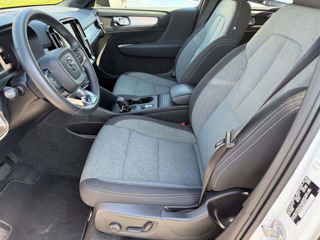 Certified 2024 Volvo XC40 B5 Core AWD/4WD image 24