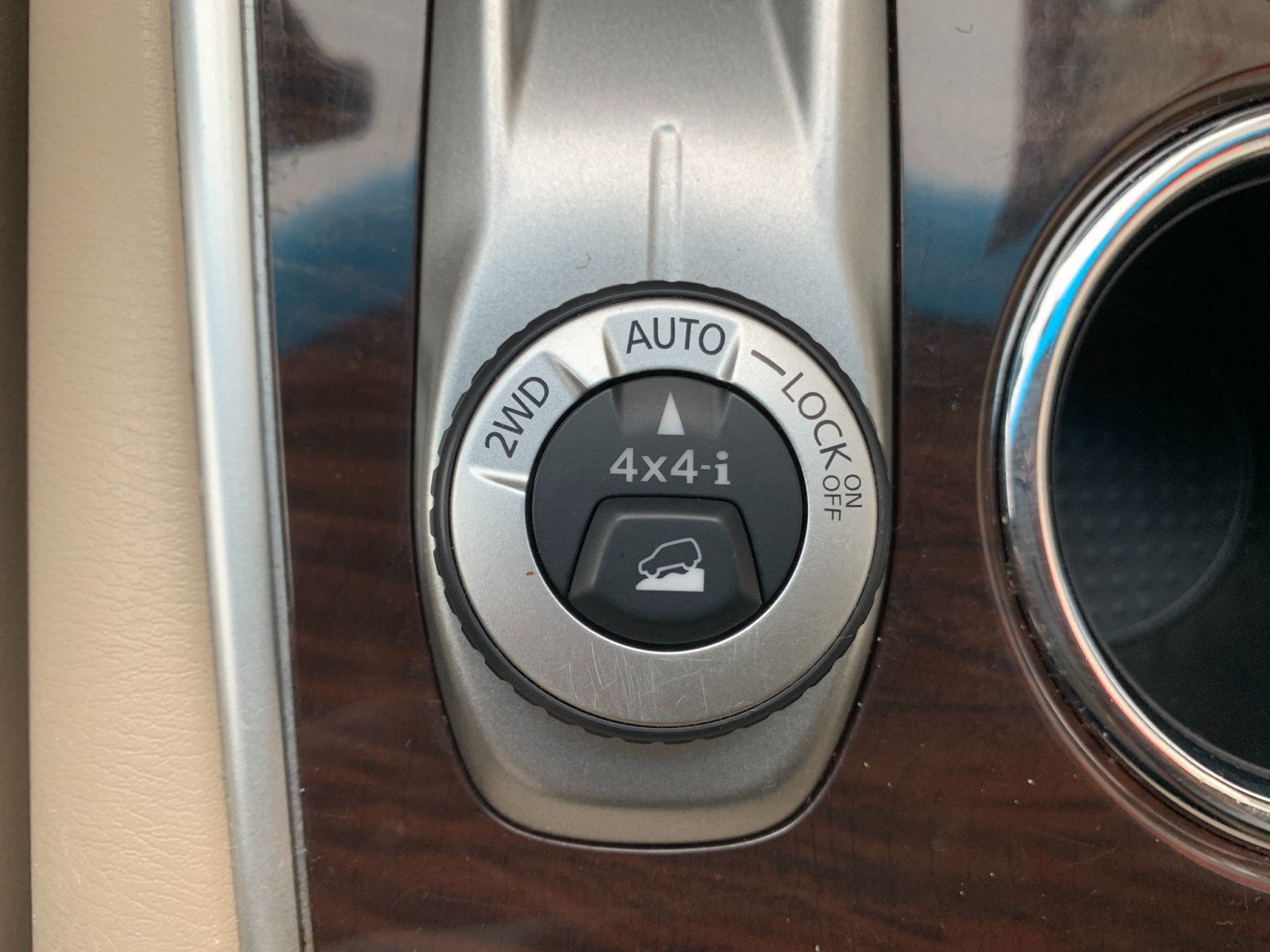 Used 2016 Nissan Pathfinder SL AWD/4WD image 22