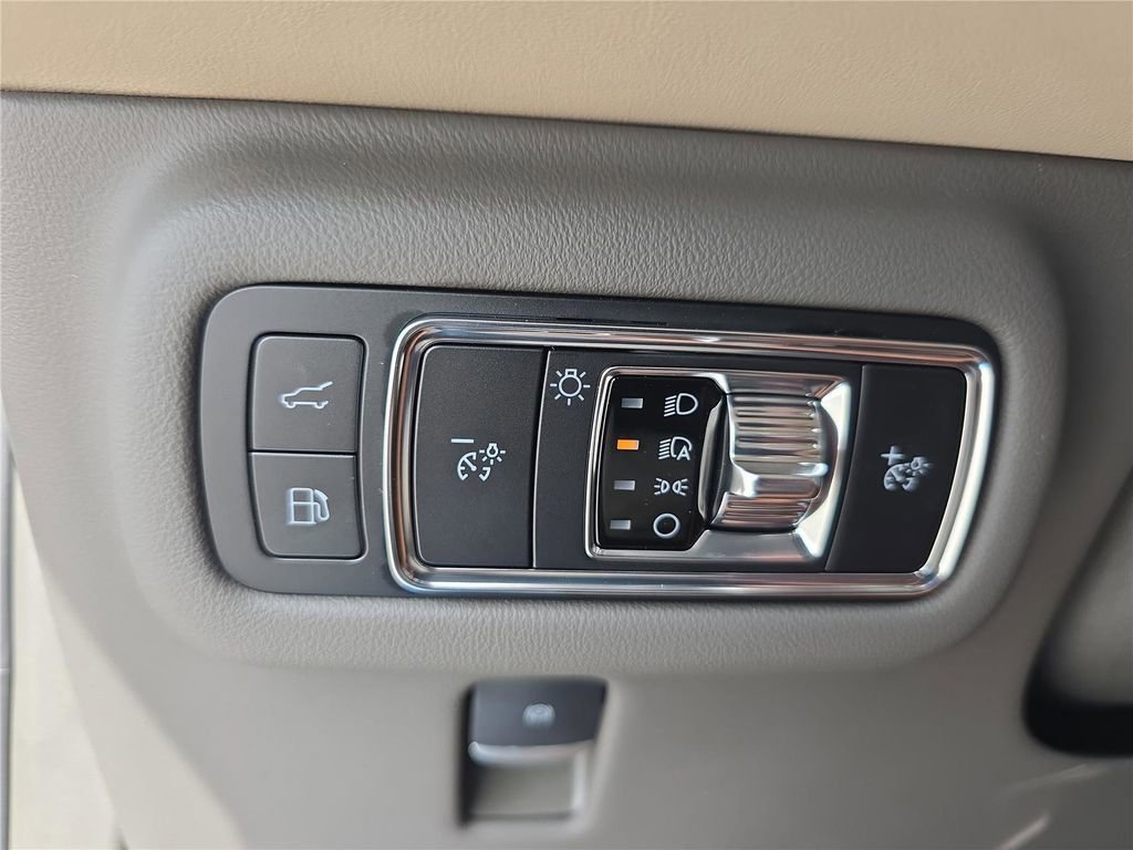 New 2025 Lincoln Nautilus Reserve image 24