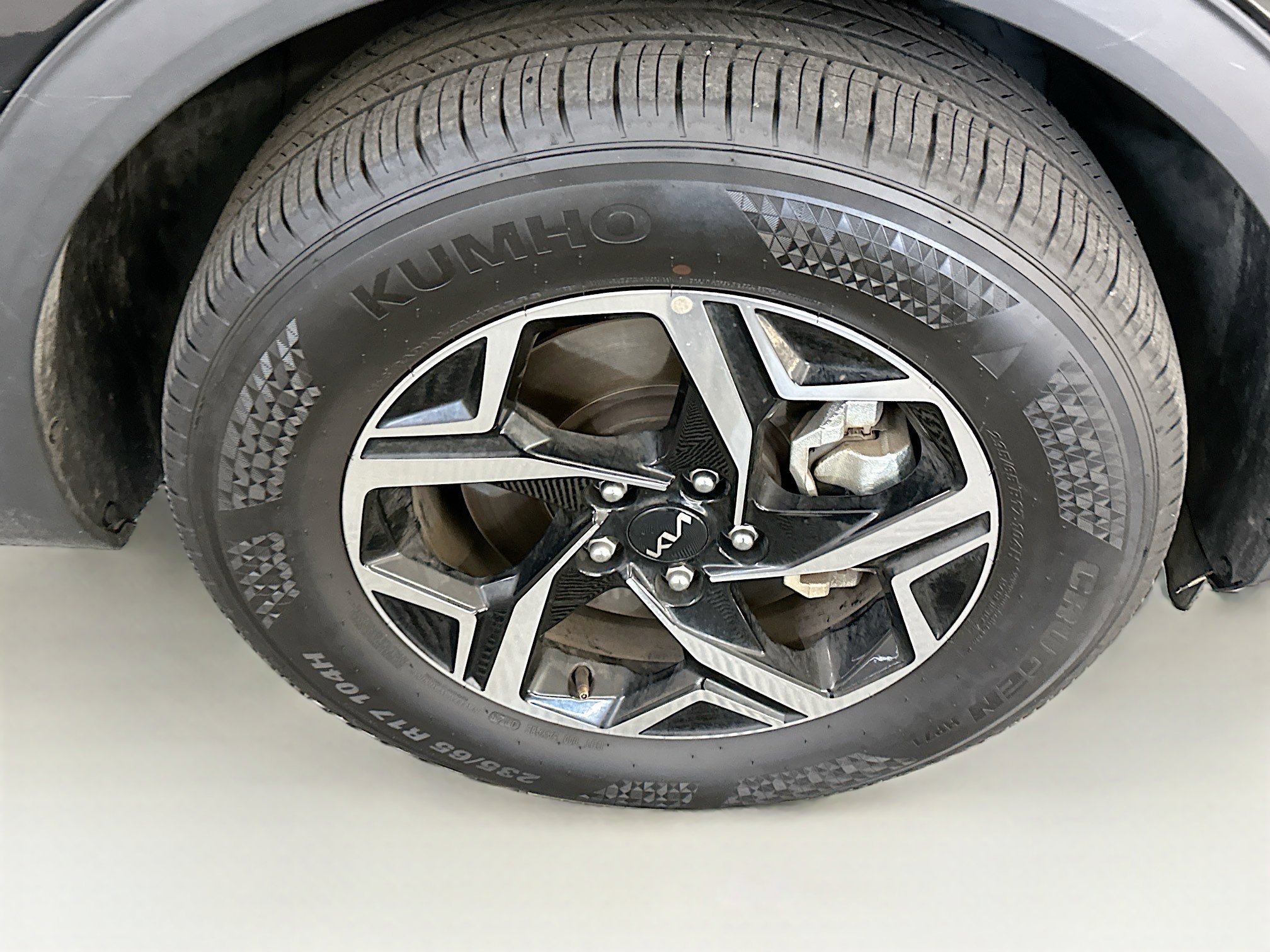 Used 2025 Kia Sportage LX image 11