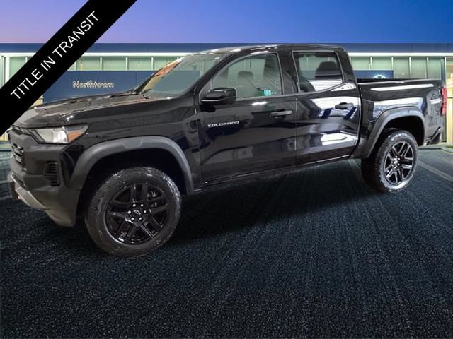Used 2023 Chevrolet Colorado Trail Boss w/ Technology Package AWD/4WD image 2
