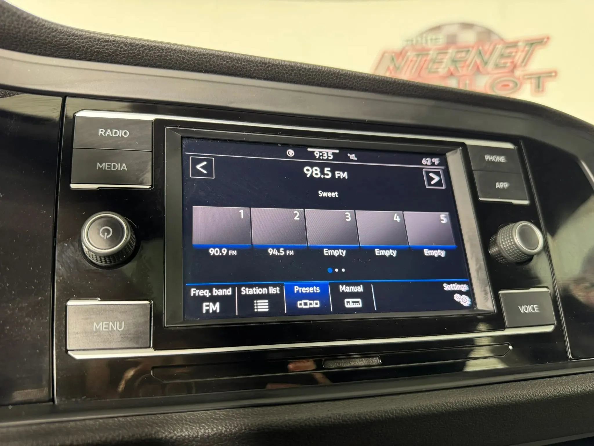 Used 2020 Volkswagen Jetta R-Line FWD image 19