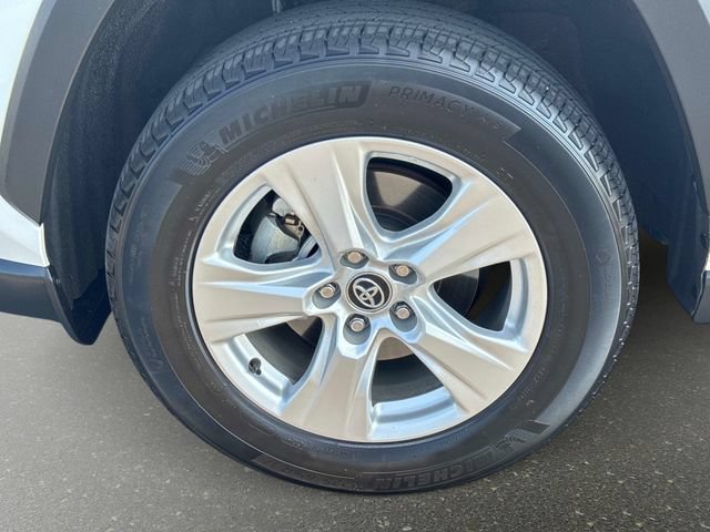Used 2021 Toyota RAV4 XLE w/ Convenience Package AWD/4WD image 9