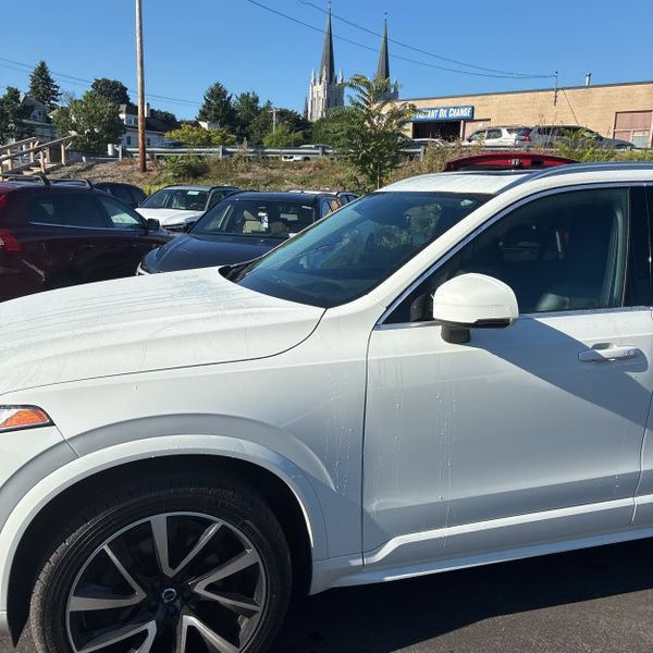 Used 2021 Volvo XC90 T6 Momentum w/ Advanced Package AWD/4WD image 3