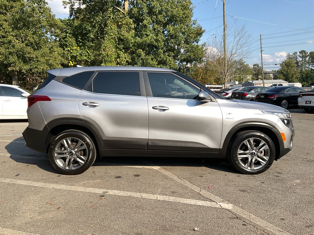 Used 2023 Kia Seltos LX image 4