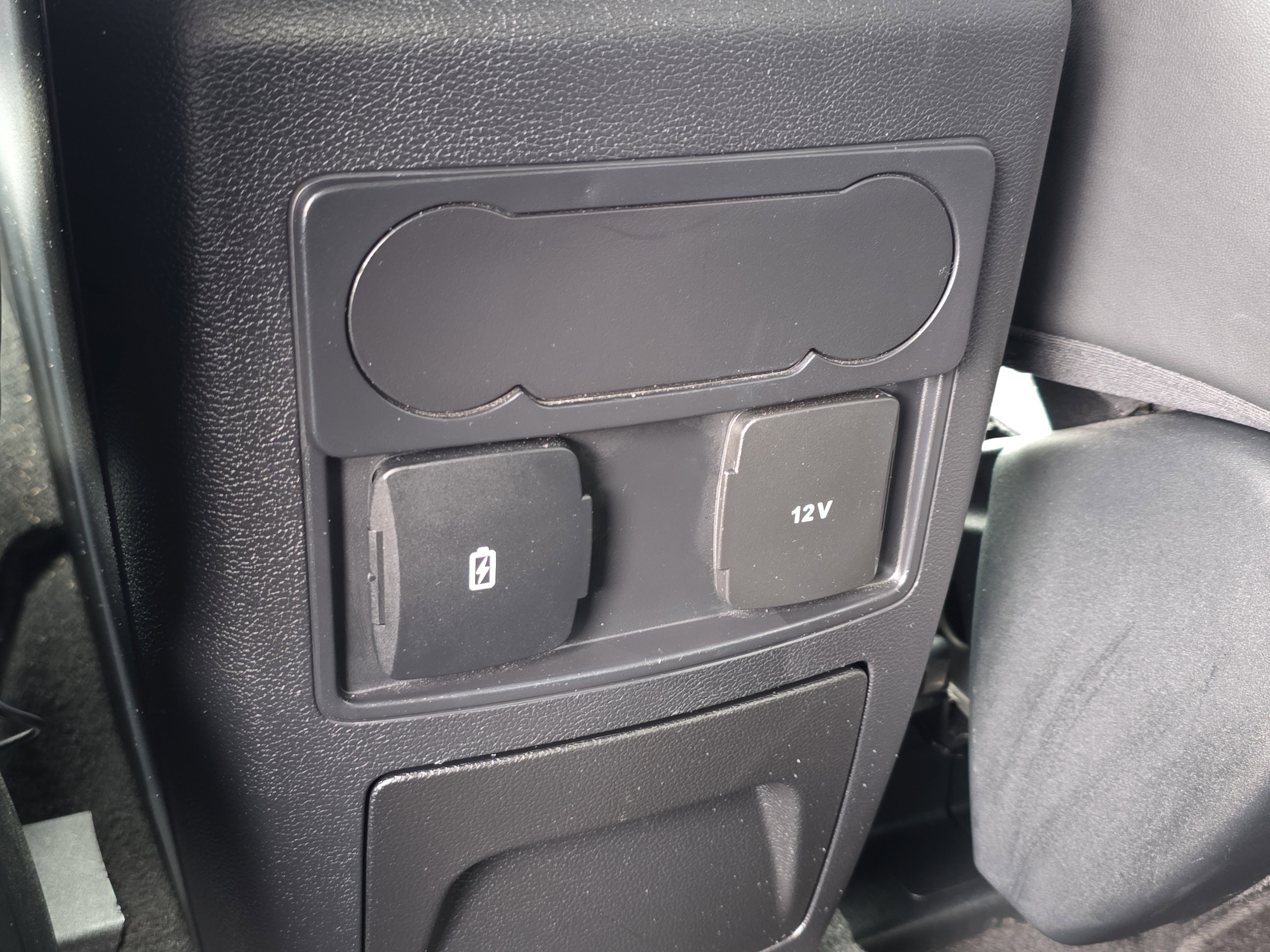 Used 2023 Ford Explorer XLT w/ Equipment Group 202A RWD image 19