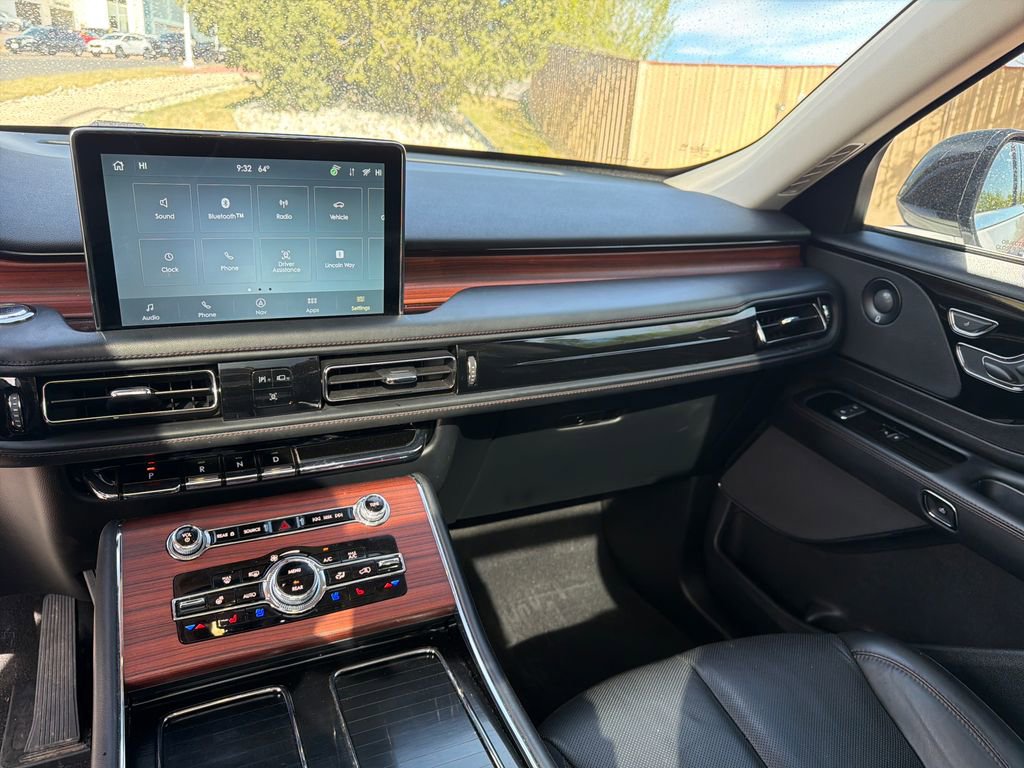 Used 2021 Lincoln Aviator Reserve w/ Equipment Group 201A AWD/4WD image 16