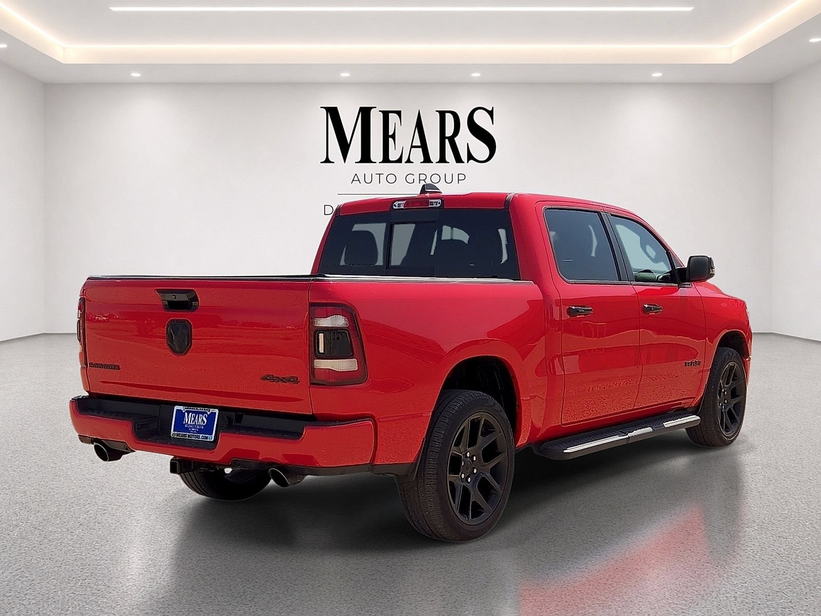Used 2023 RAM 1500 Laramie AWD/4WD image 5