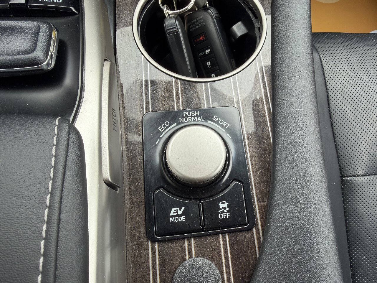 Used 2018 Lexus RX 450hL Luxury w/ Accessory Package AWD/4WD image 24