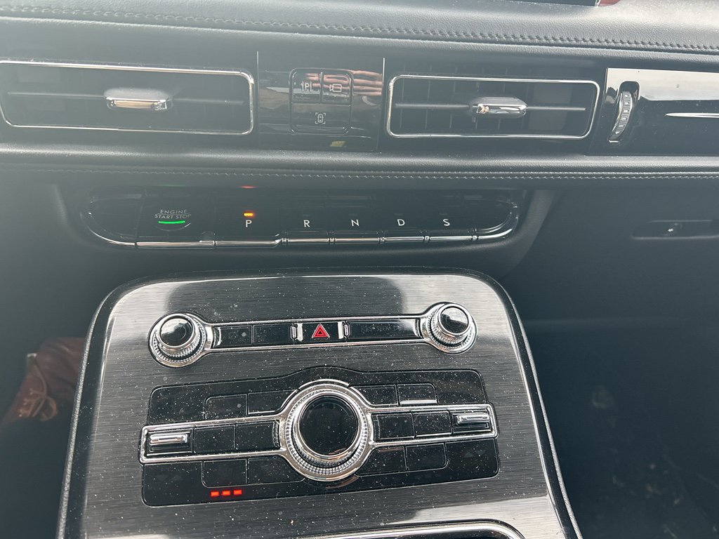 Used 2023 Lincoln Nautilus Reserve image 11