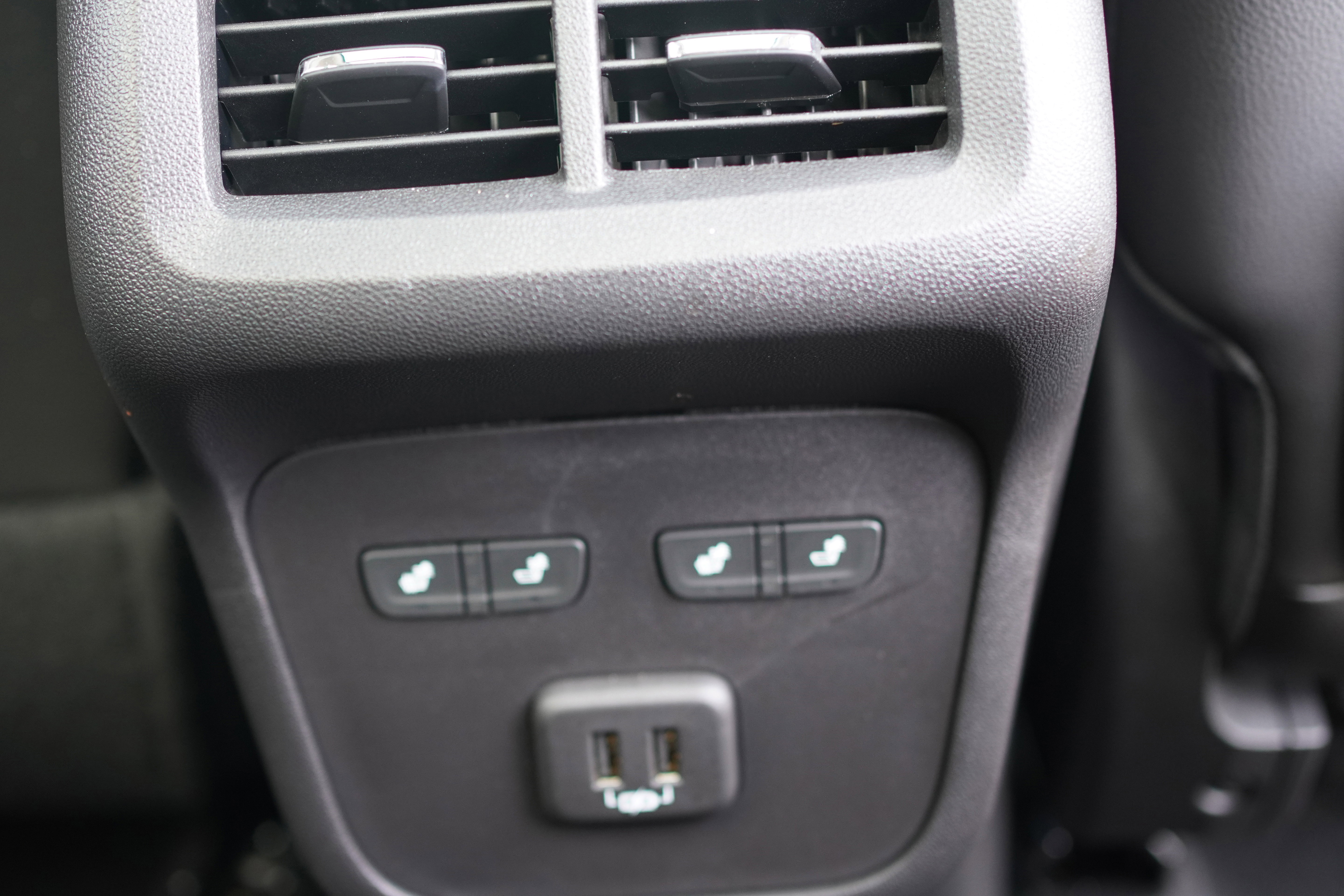 Used 2024 GMC Terrain Denali w/ Denali Premium Package image 19