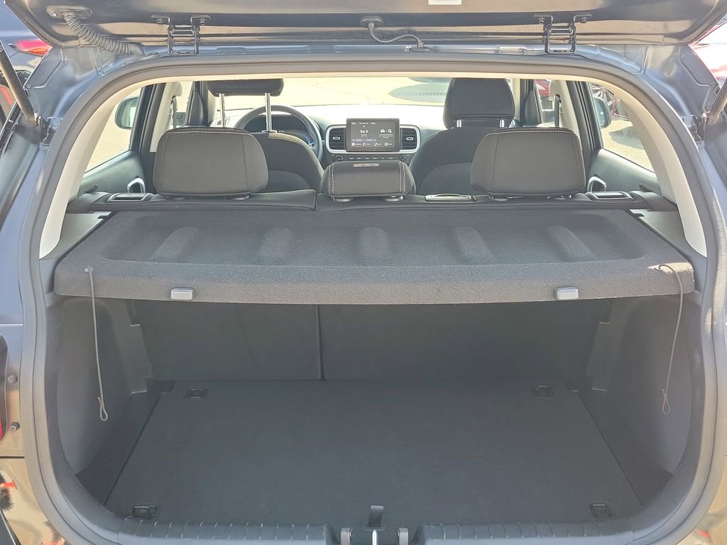 Used 2025 Hyundai Venue SEL image 8
