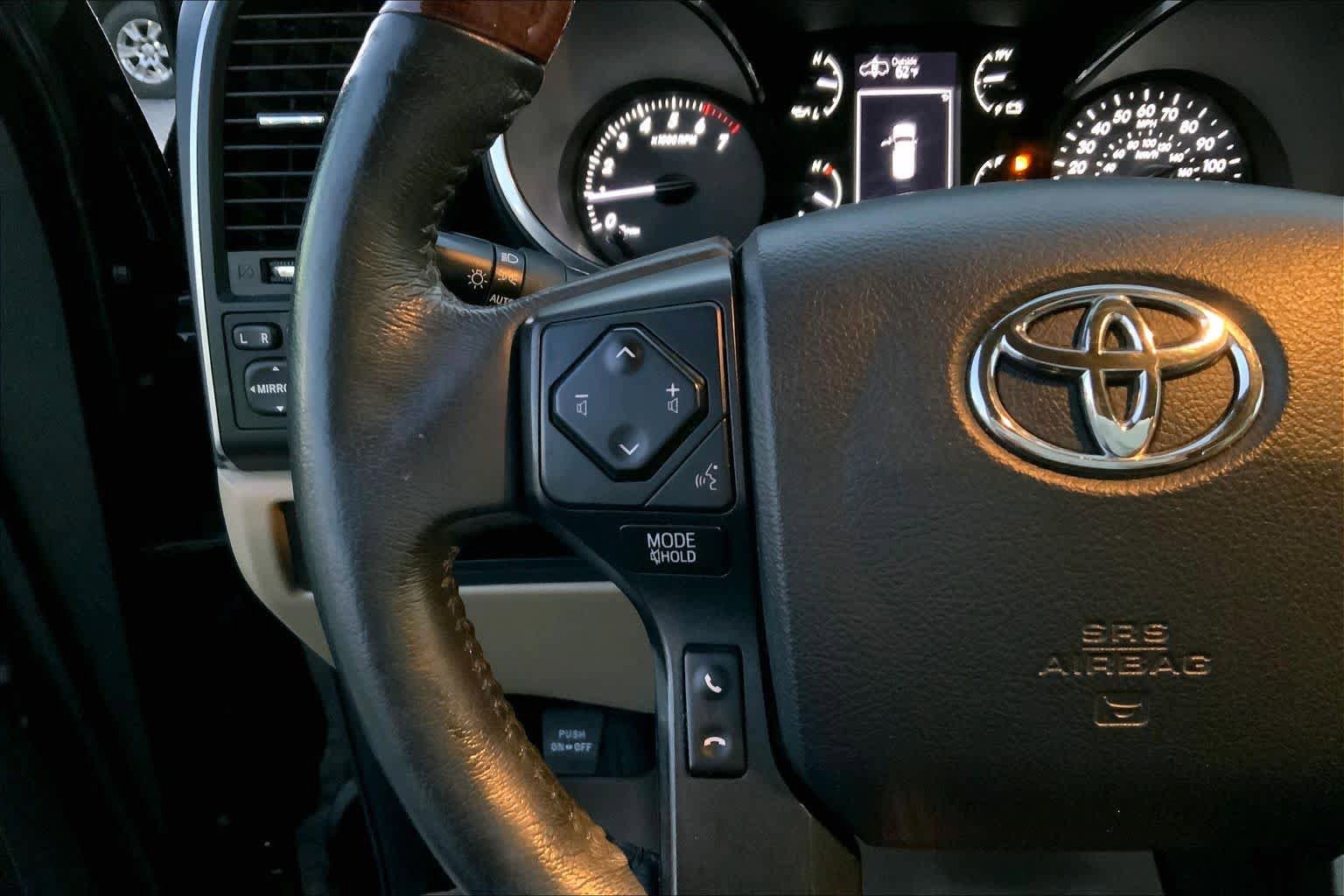Used 2020 Toyota Sequoia Platinum AWD/4WD image 23