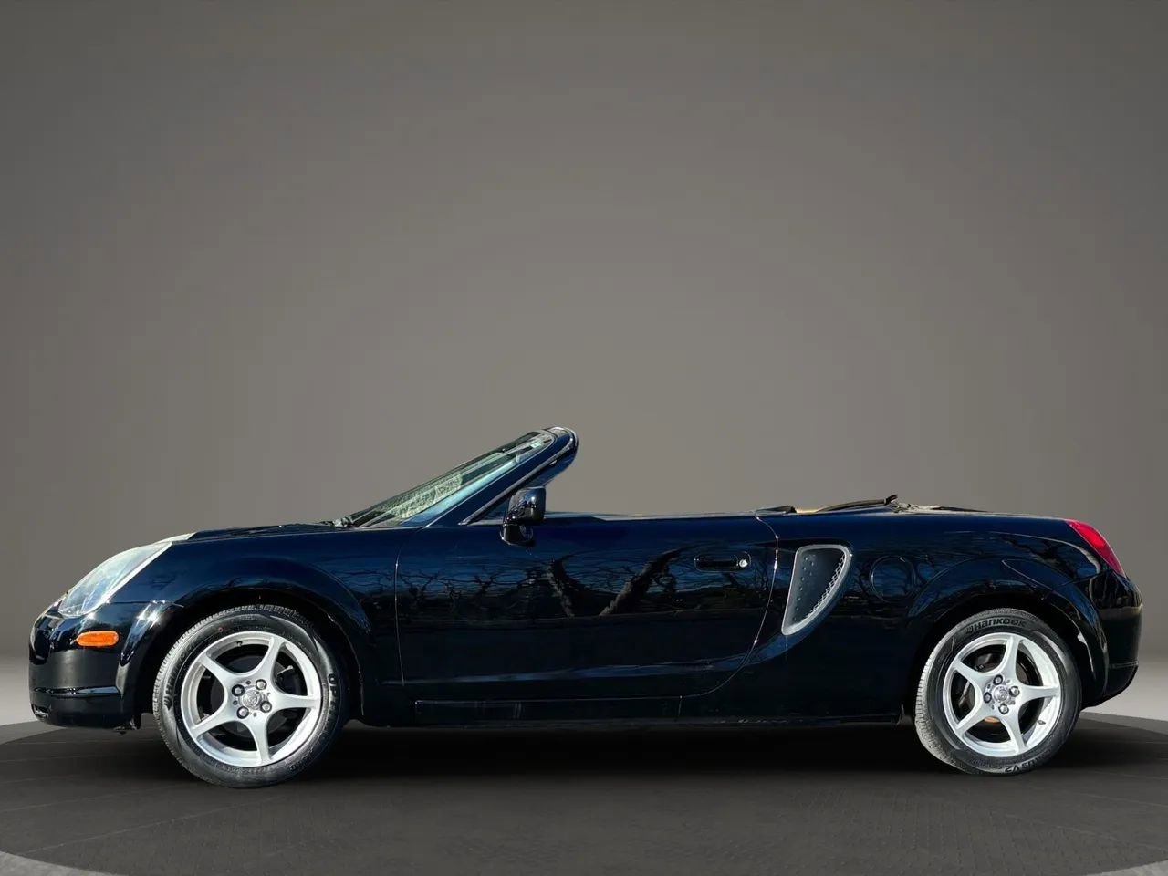 Used 2002 Toyota MR2 image 20