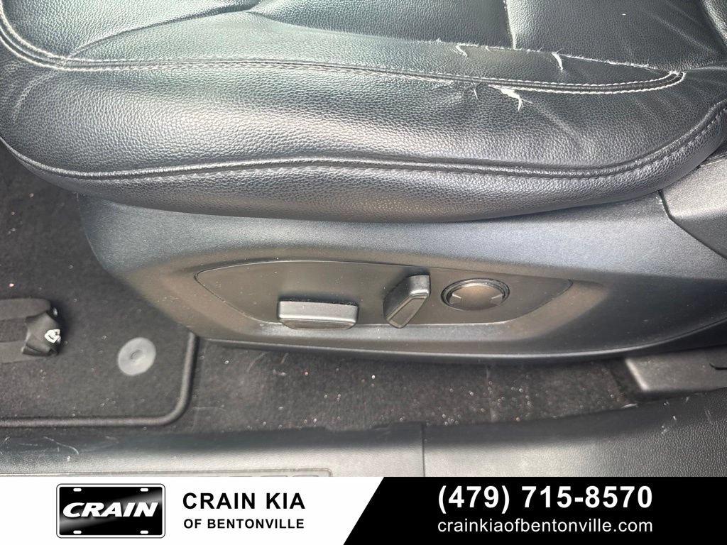 Used 2020 Ford Explorer XLT w/ Equipment Group 202A AWD/4WD image 13