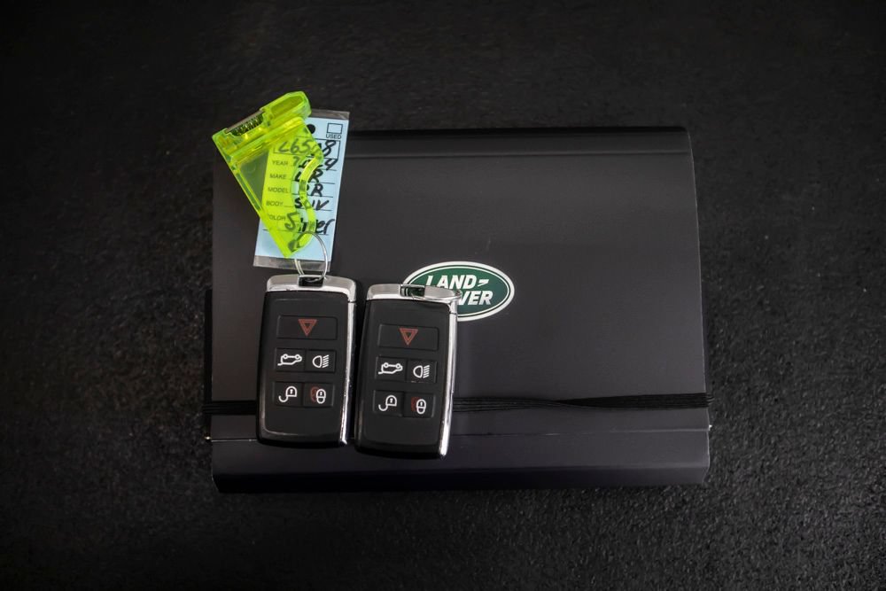 Used 2024 Land Rover Range Rover SE AWD/4WD image 40